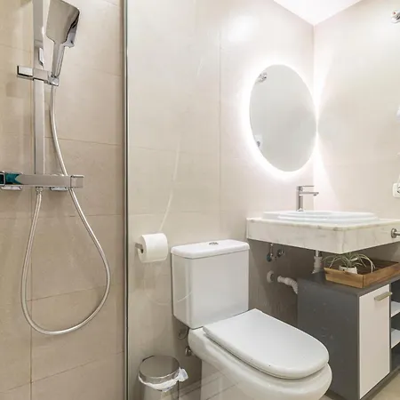 Allo Francos Iv Parking Centro 3 *