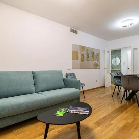 Allo Francos Iv Parking Centro 3 جيريز