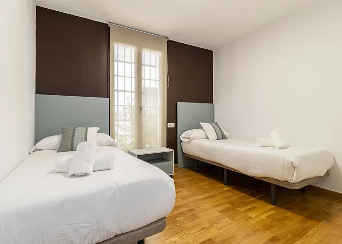 Lägenhet Allo Francos Iv Parking Centro 3 *